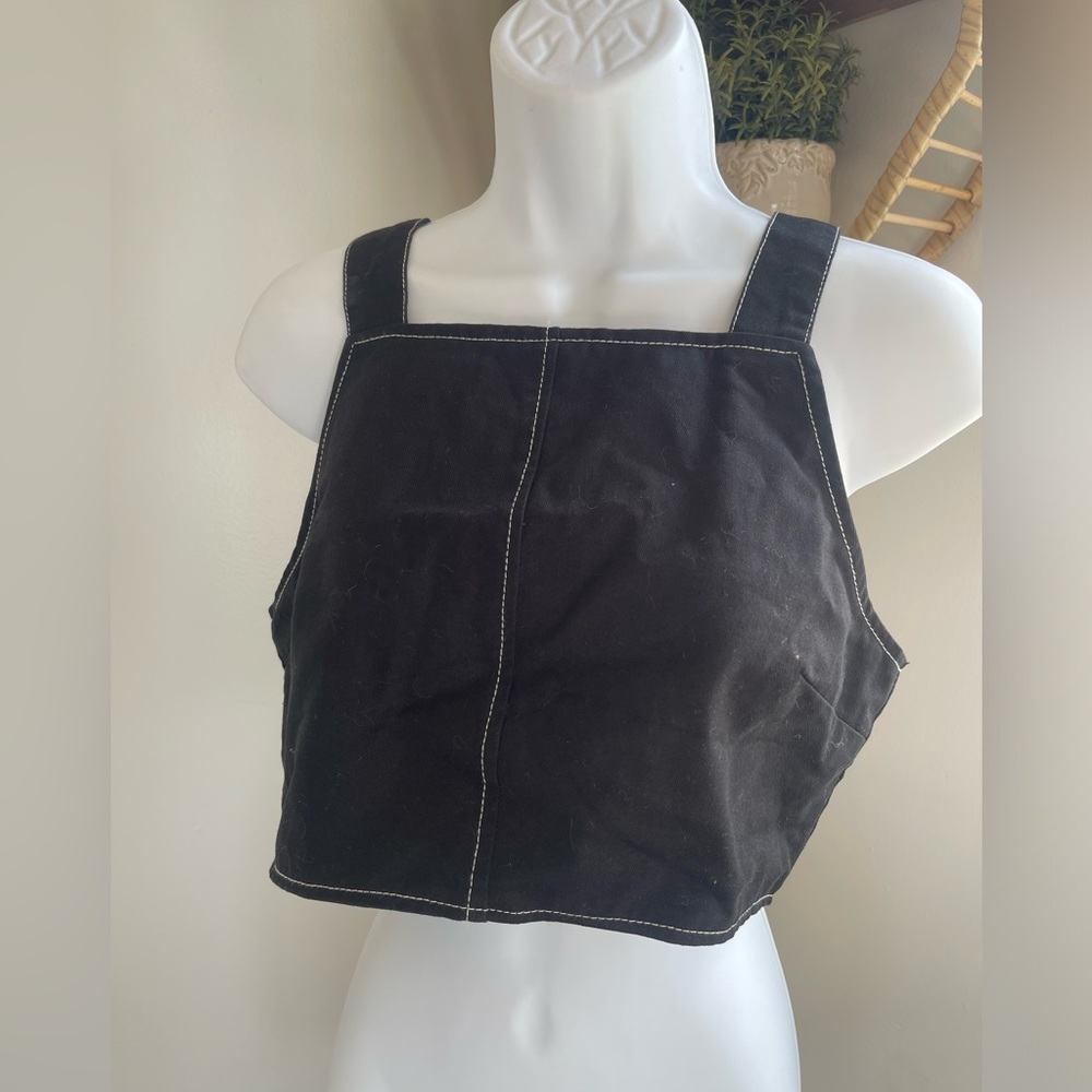 Like New! Cropped Ragged Priest Clip-back top